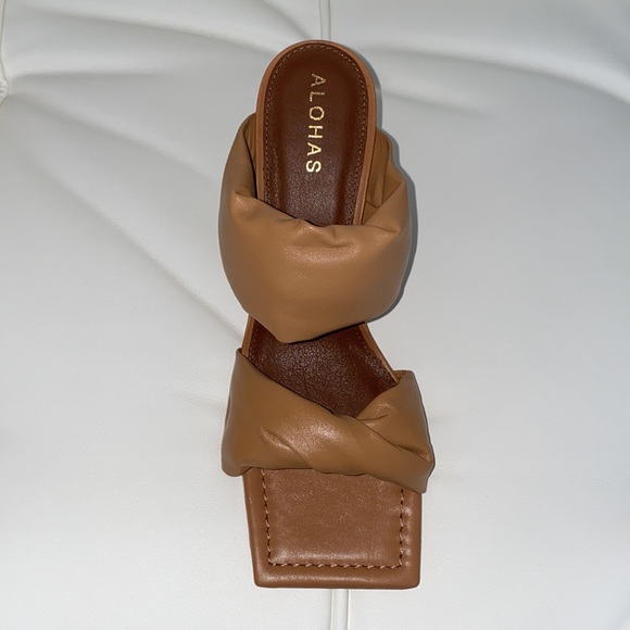 🔥HP🔥 𝗡𝗜𝗕 𝗔𝗟𝗢𝗛𝗔𝗦 • Twist Strap Mule - Picture 16 of 16